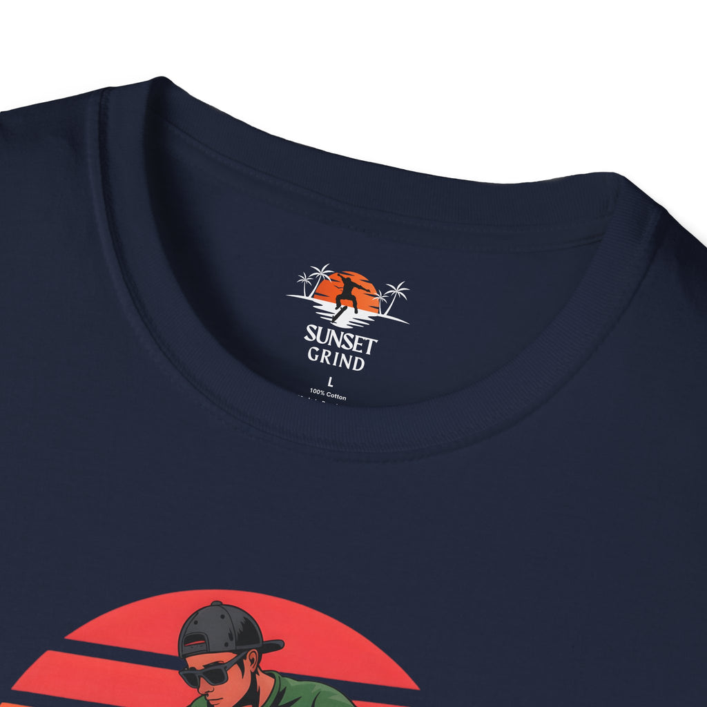 SKATEBOARDING VINTAGE RETRO SUNSET T-Shirt