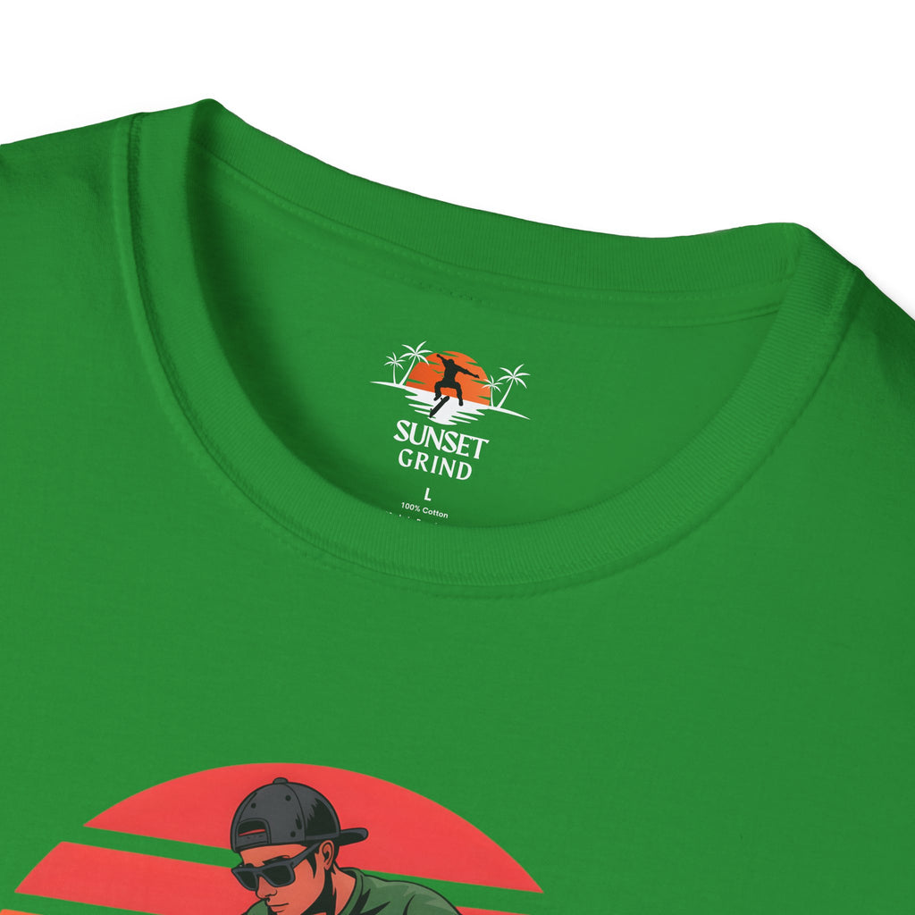 SKATEBOARDING VINTAGE RETRO SUNSET T-Shirt