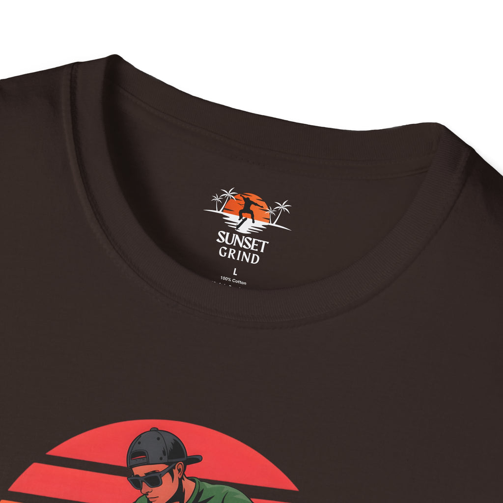 SKATEBOARDING VINTAGE RETRO SUNSET T-Shirt